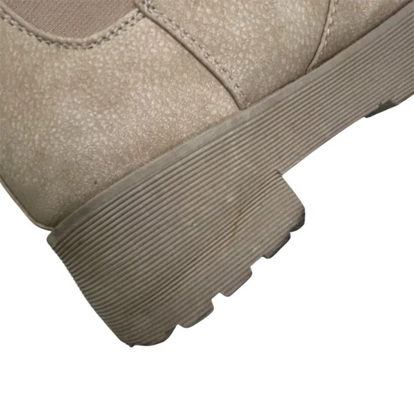 Dirty Laundry Women's Margo Chelsea Boot Brown Size 9 Ankle Chunky Heel - Picture 13 of 16